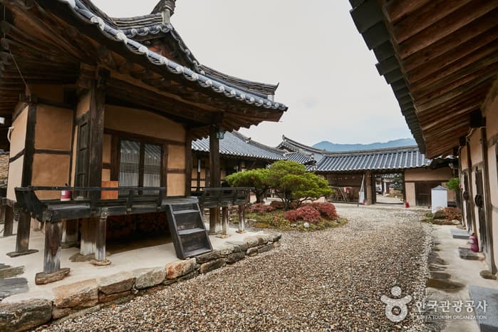 Wonhak Goga (원학고가)