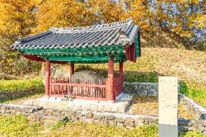 영주 신암리 마애여래삼존상