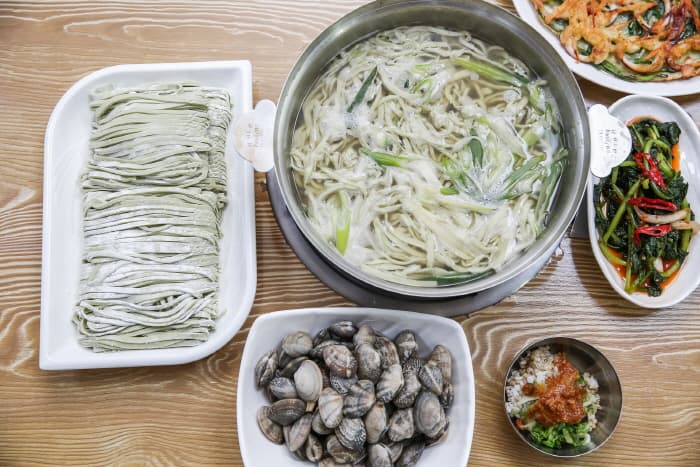 왕홍두깨연칼국수