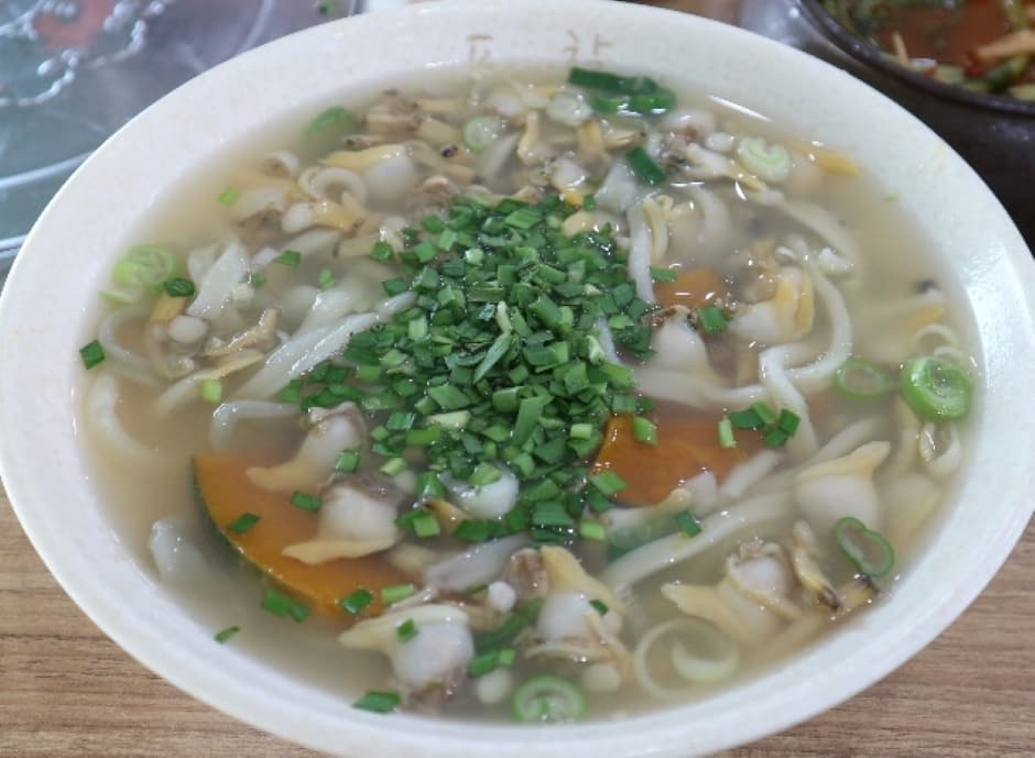 포도밭할머니칼국수 대부도본점
