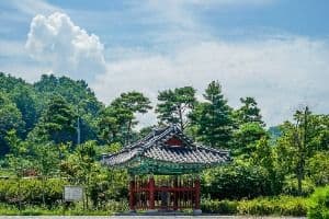 의사전해산 추모비