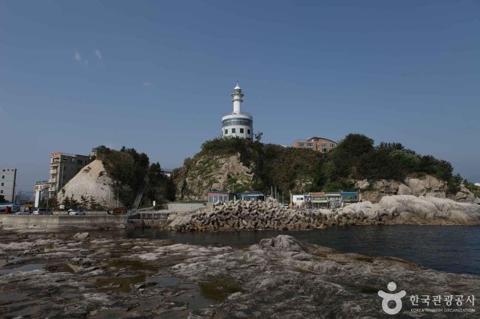 Sokcho Lighthouse Observatory (속초등대전망대)