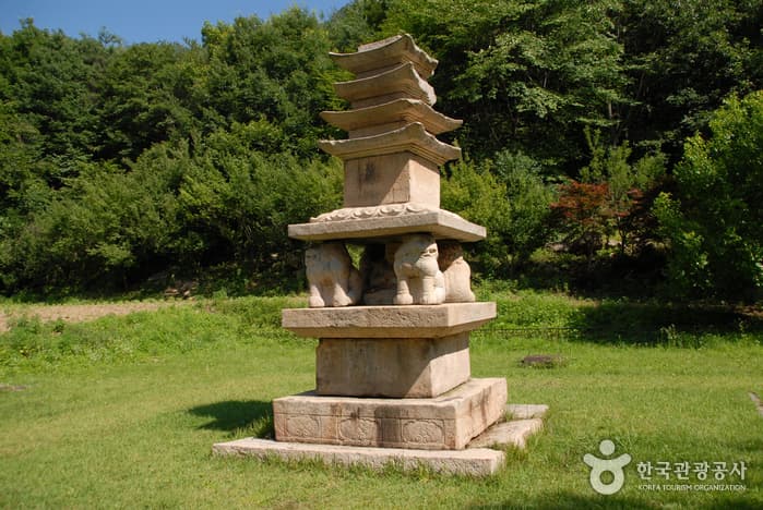 악 소리나는 험준한 월악산에 오르다