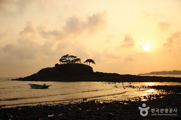 Byeonsanbando National Park (변산반도국립공원)