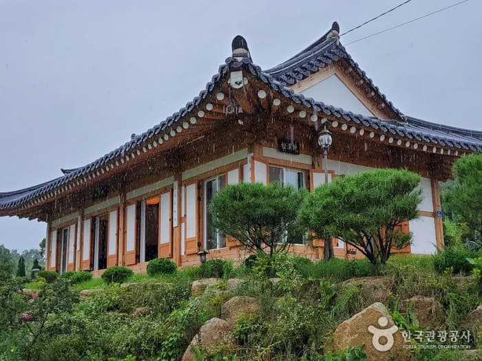 Songgyehyeon (송계헌)