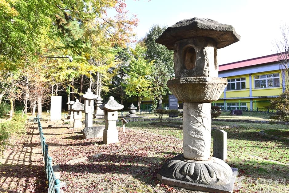 군산 발산리 석등