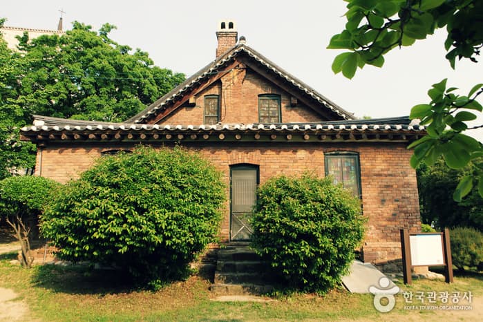 House of Missionary Switze (선교사스윗즈주택)