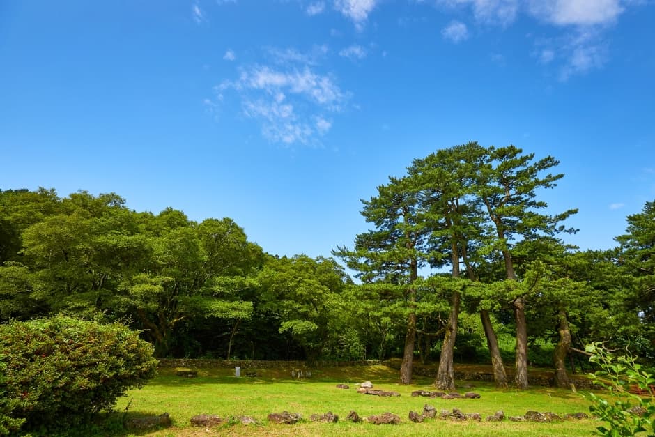 Ara-dong History and Culture Trail (아라동 역사문화탐방로)