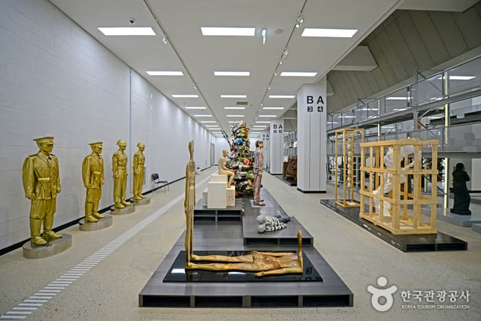 Museum of Modern and Contemporary Art Cheongju [MMCA Cheongju] (국립현대미술관(청주관))