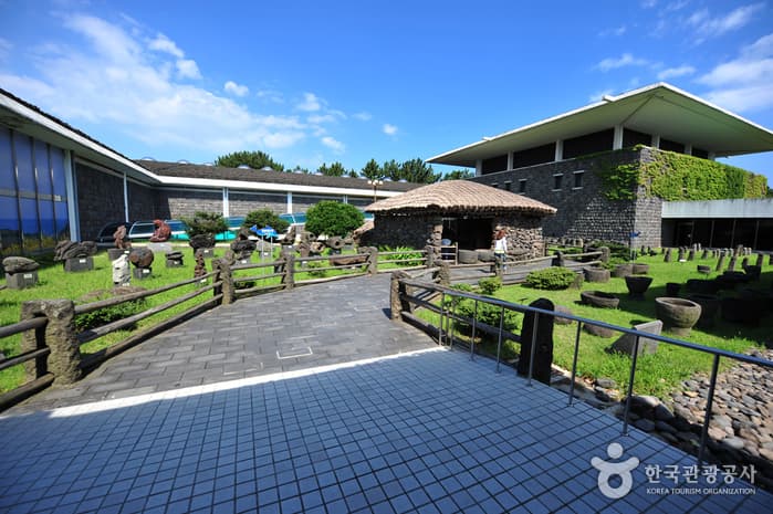 Jeju Folklore & Natural History Museum (제주민속자연사박물관)