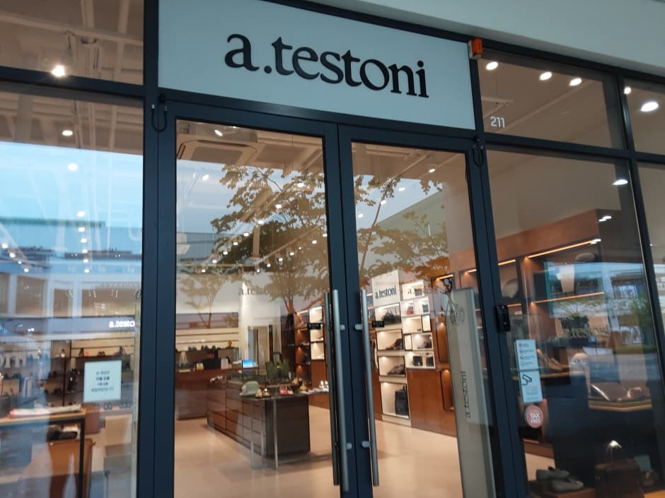 A.Testoni - Hyundai Outlets Gimpoaulletjeom Branch [Tax Refund Shop] (아테스토니 현대김포아울렛점)
