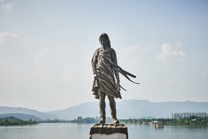 Statue of Soyanggang Maid (소양강처녀상)
