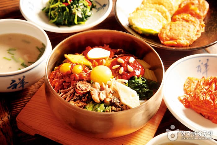 Gogung Jeonju Main Branch (고궁 전주본점)