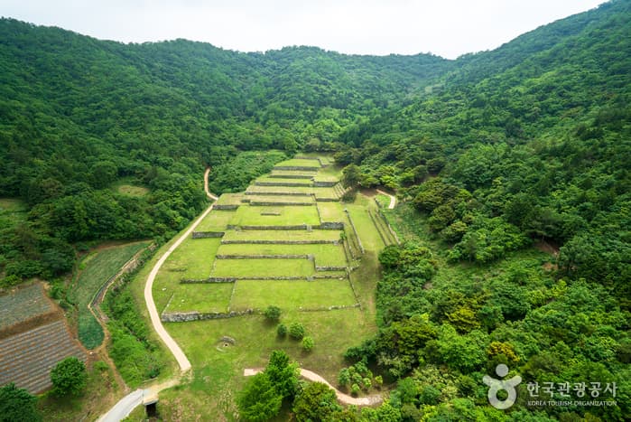 Jindo Yongjangseong Fortress (진도 용장성)