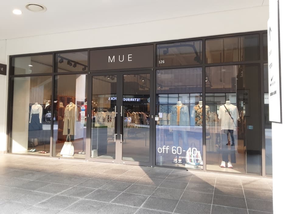 The Handsome Mue - Hyundai Songdo Branch [Tax Refund Shop] (한섬 무이 현대송도)
