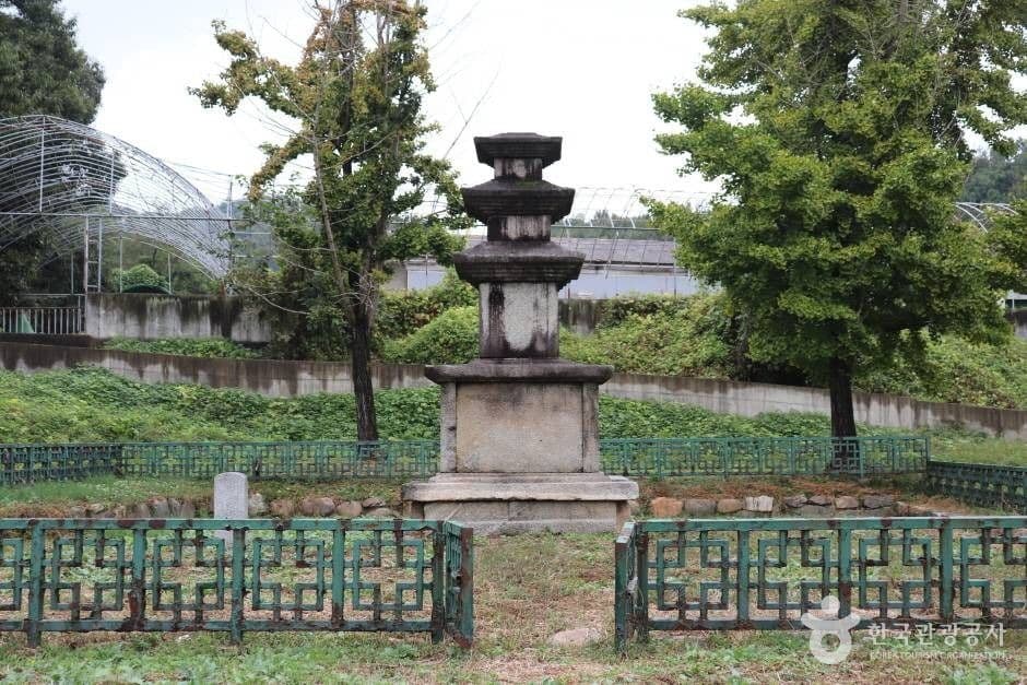 신창리삼층석탑