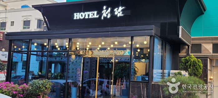 Hotel Cheongdam (호텔청담)
