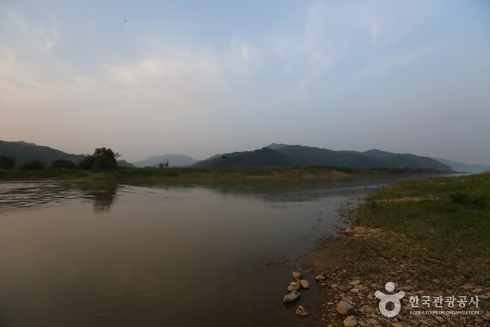 생활 속에 녹아든 예술과 자연을 만나다. 충주 민속공예거리 코스