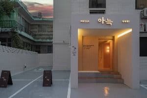 The Hyooshik Aank Hotel Guri (더휴식 아늑호텔 구리점)