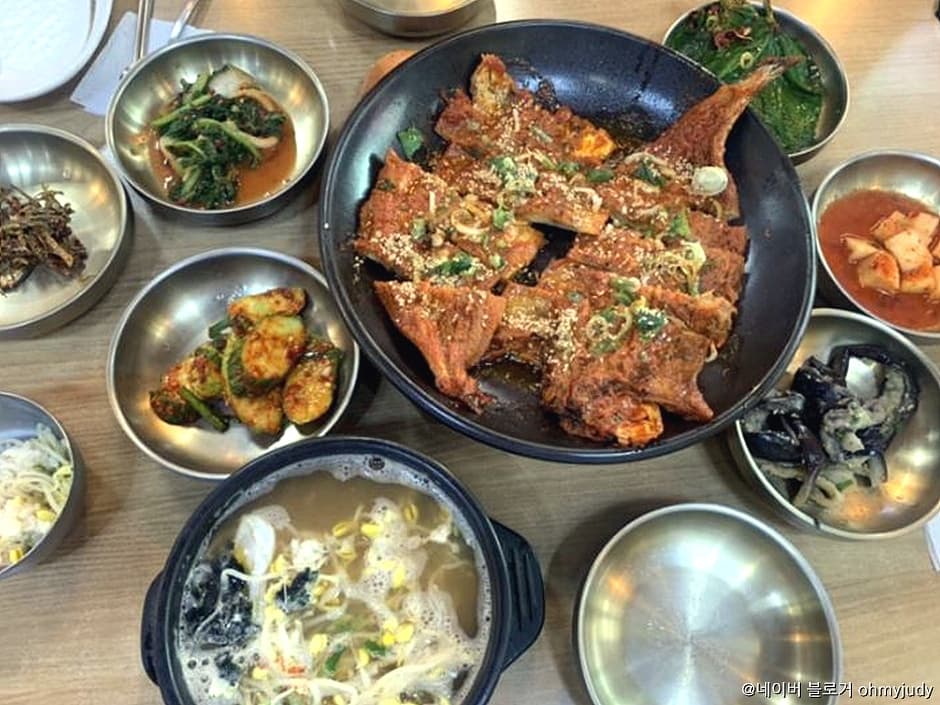 먹고을전주콩나물국밥 묵동본점