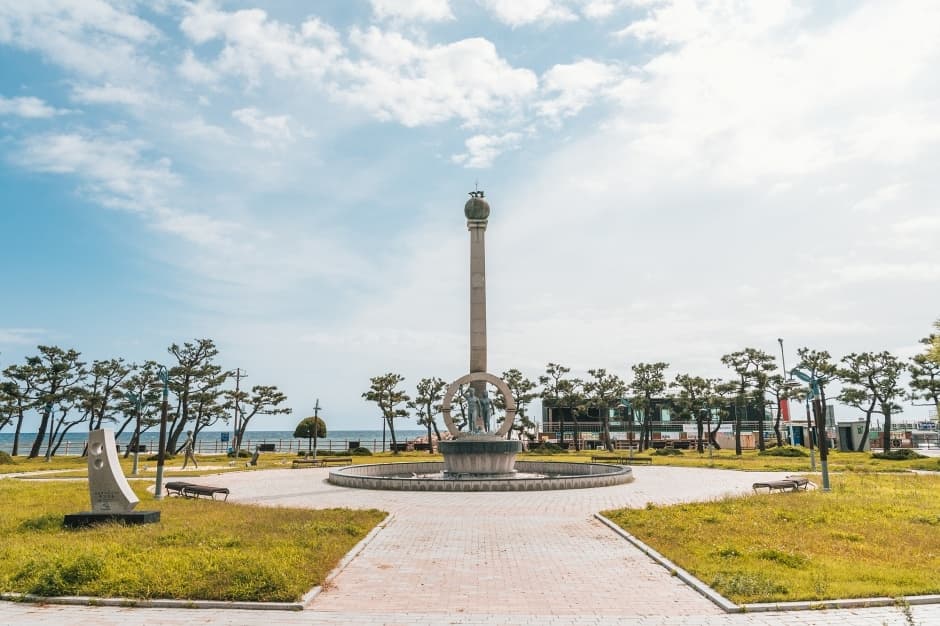 Sokch Seorak Sunrise Park (속초 설악해맞이공원)