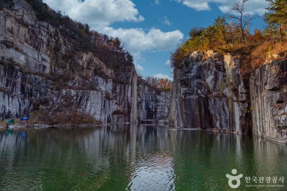 Pocheon Art Valley [Hantangang UNESCO Global Geopark] (포천아트밸리 (한탄강 유네스코 세계지질공원))