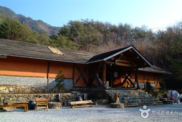 강원도 영월의 우리 민속과 아프리카 민속 박물관에서의 토속체험