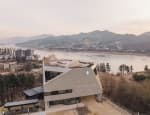 Starbucks The Buckhangang R (스타벅스 더북한강R)