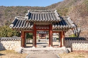 표충비