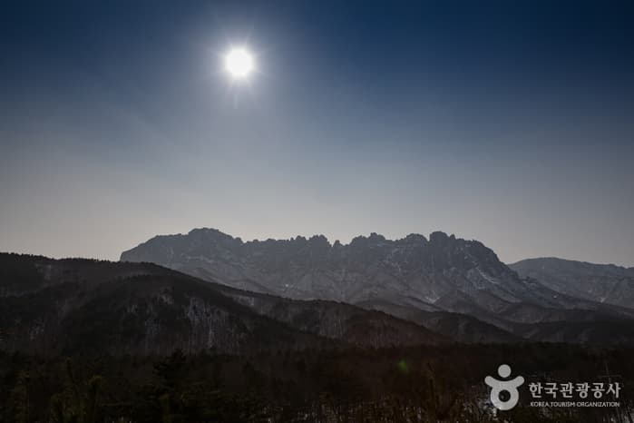 Seoraksan Ulsanbawi Rock (설악산 울산바위)