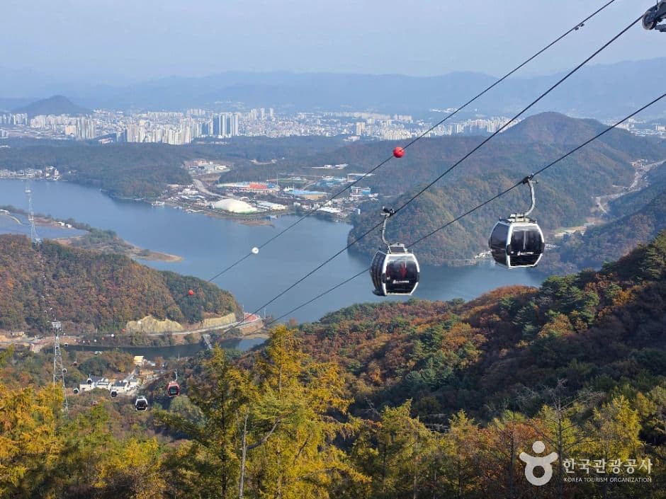 Chuncheon Samaksan Mountain Lake Cable Car (춘천 삼악산 호수케이블카)