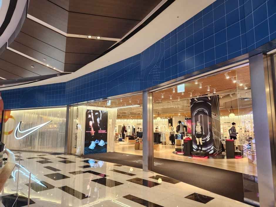 NIKE BY IFC