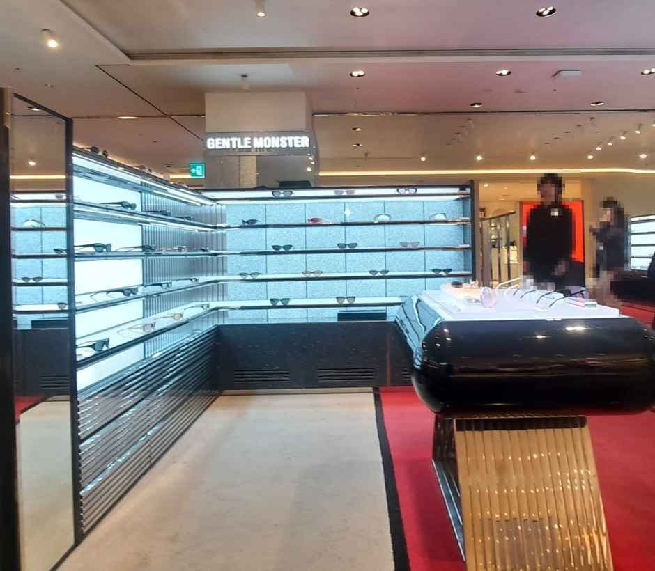 Gentle Monster - Lotte Department Store Main Branch [Tax Refund Shop](젠틀몬스터 롯데백화점 본점)