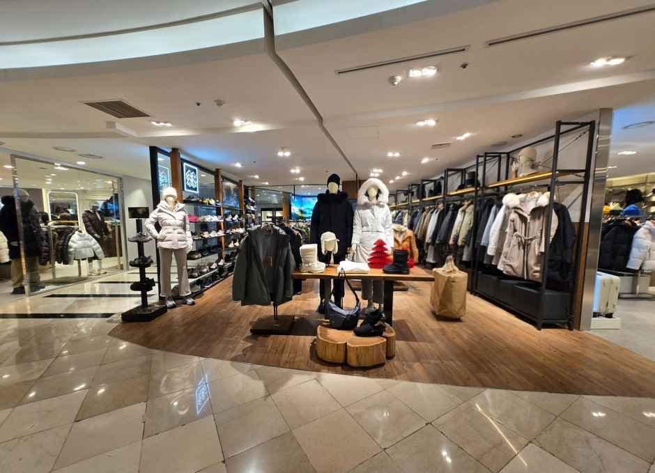 Kolon Sport - Lotte Department Store Jamsil Branch [Tax Refund Shop] (코오롱스포츠 롯데백화점 잠실점)