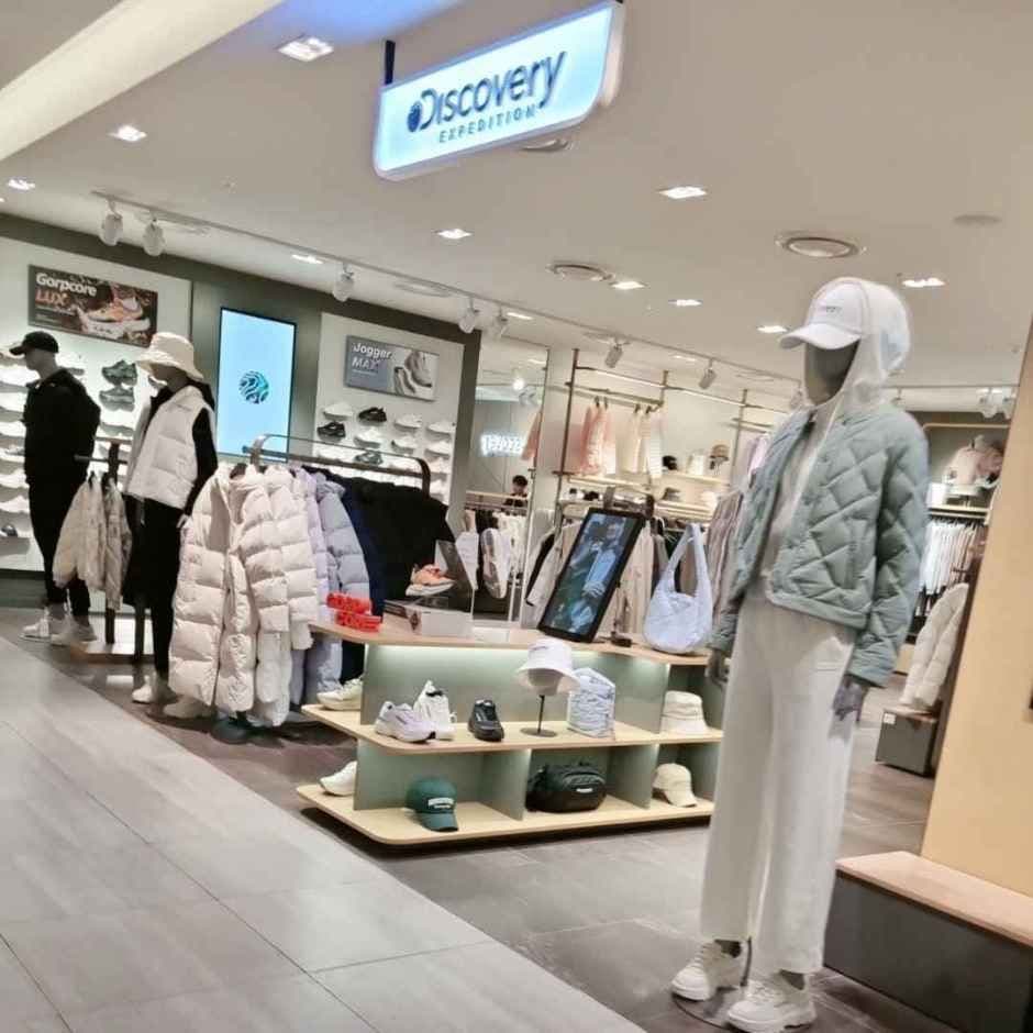 Discovery - Hyundai Outlets Dongdaemun Branch [Tax Refund Shop](디스커버리 현대아울렛 동대문점)