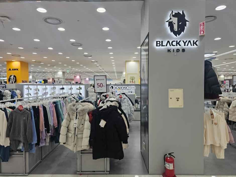 BLACKYAK Kids MODA Outlet Incheon Branch [Tax Refund Shop](블랙야크 키즈 모다아울렛 인천점)