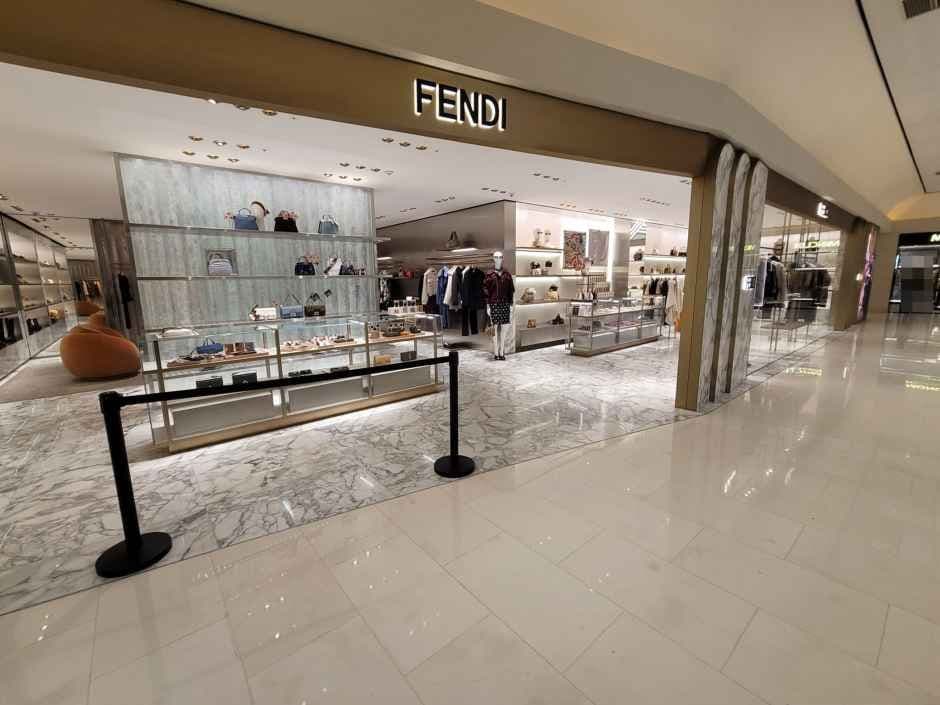 Fendi - Shinsegae Department Store Gangnam Branch [Tax Refund Shop](펜디 신세계백화점 강남점)