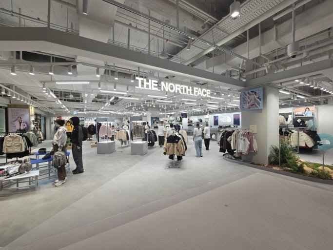 The North Face - DunDun Dongdaemun Branch [Tax Refund Shop] (노스페이스 화이트라벨 던던 동대문점)