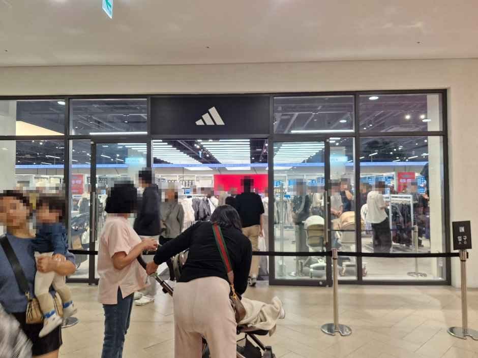 Adidas - Hyundai Premium Outlets Gimpo Branch [Tax Refund Shop](아디다스 현대프리미엄아울렛 김포점)