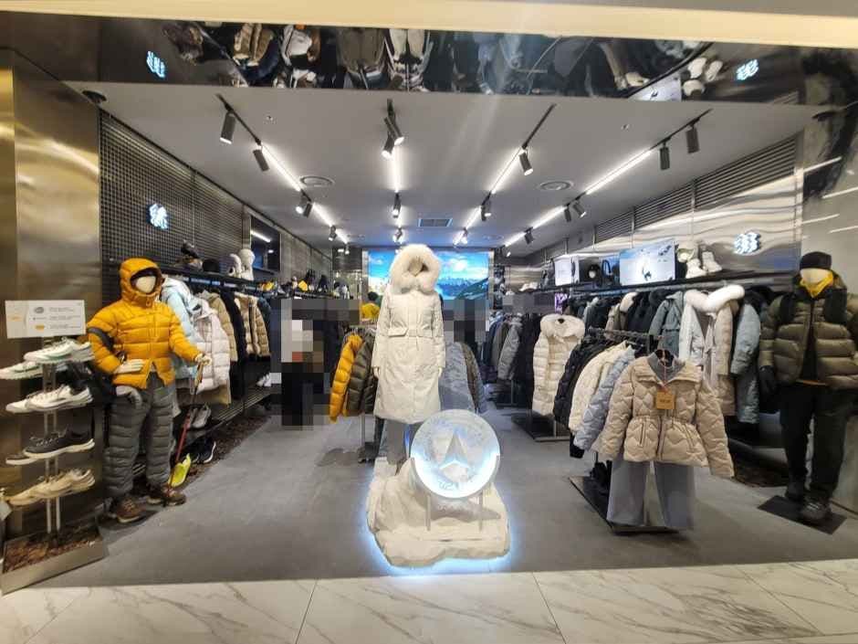 Kolon Sport - Shinsegae Department Store Gangnam Branch [Tax Refund Shop] (코오롱스포츠 신세계백화점 강남점)