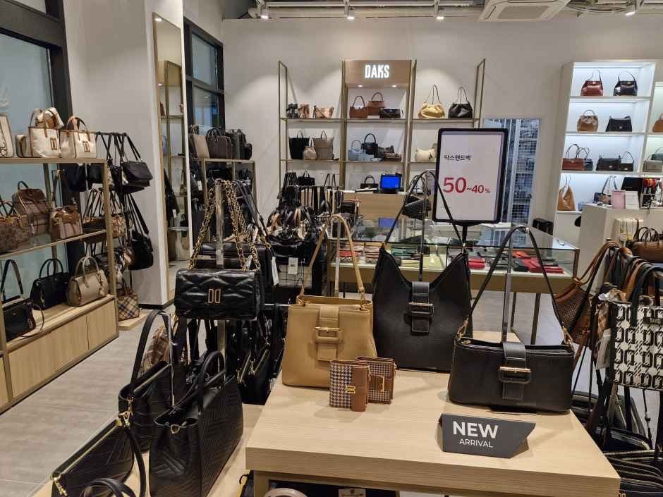 Daks Acc - Hyundai Premium Outlets Gimpo Branch [Tax Refund Shop] (닥스 ACC 현대프리미엄아울렛 김포점)