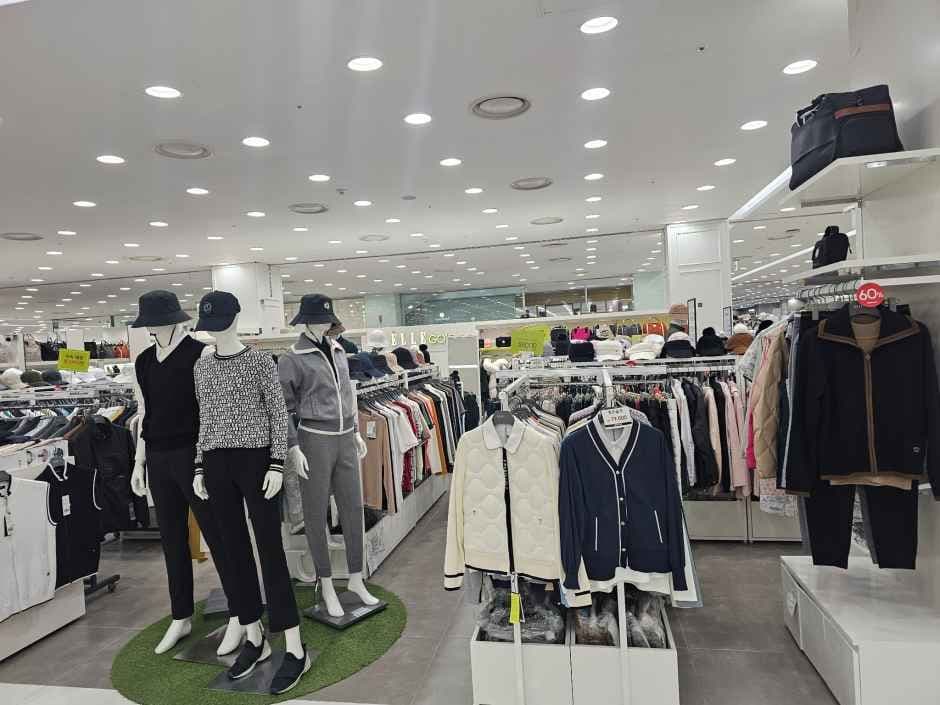 Elle Golf - MODA Outlet Incheon Branch [Tax Refund Shop]  (엘르골프 모다아울렛 인천점)(엘르골프 모다아울렛 인천점)