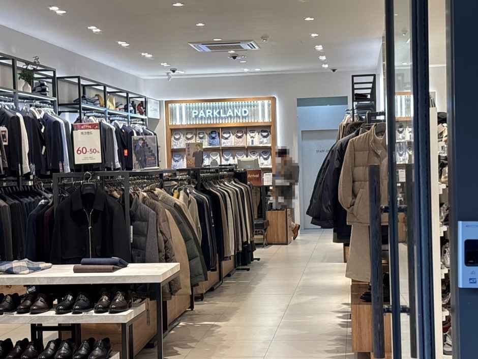 Parkland - Lotte Premium Outlets Dongbusan Branch [Tax Refund Shop](파크랜드 롯데프리미엄아울렛 동부산점)