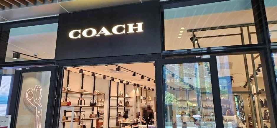 Coach - Shinsegae Simon Premium Outlet Jeju Branch [Tax Refund Shop] (코치 신세계사이먼프리미엄 아울렛 제주점)