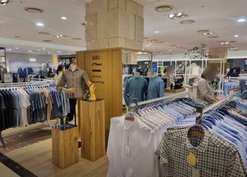 Daks Shirts - Hyundai Department Store Jungdong Branch [Tax Refund Shop] (닥스셔츠 현대백화점 중동점)