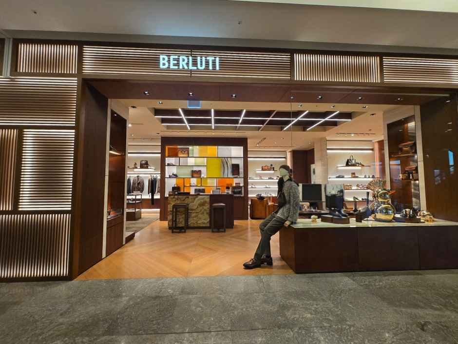Berluti - LOTTE Department Store Jamsil Avenuel Branch [Tax Refund Shop](벨루티 롯데백화점 잠실 에비뉴엘점)