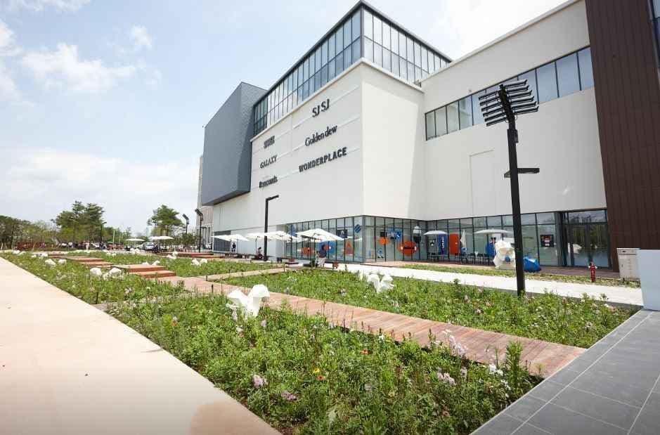 HUGO BOSS - Hyundai Premium Outlets Daejeon Branch [Tax Refund Shop] (휴고보스 현대프리미엄아울렛 대전점)