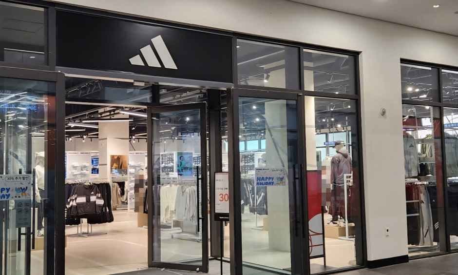Adidas - Hyundai Premium Outlets Songdo Branch [Tax Refund Shop](아디다스 현대프리미엄아울렛 송도점)