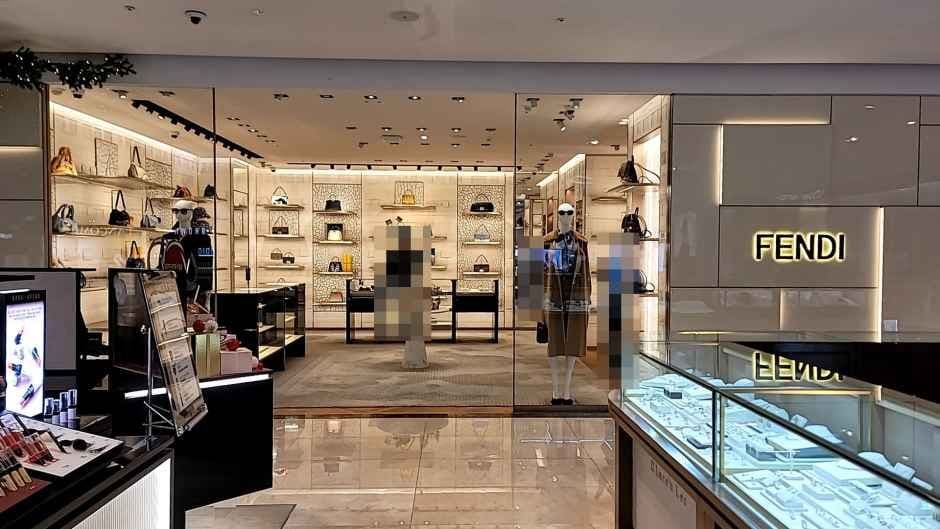 Fendi - Hyundai Department Store Apgujeong Main Branch [Tax Refund Shop](펜디 현대백화점 압구정본점)