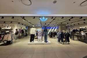 Adidas - Lotte Department Store Jungdong Branch [Tax Refund Shop] (아디다스 오리지널스 롯데백화점 중동점)